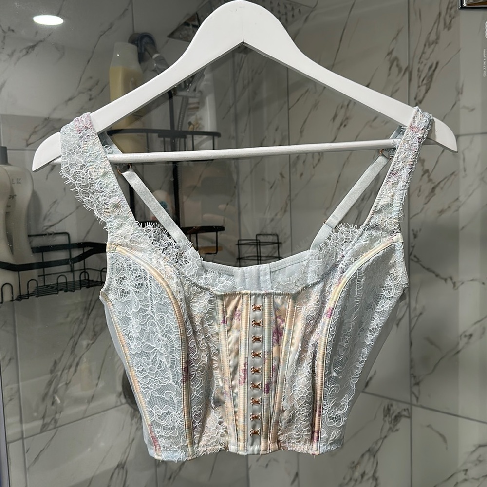 Light blue lightly used Victoria’s Secret bustiers, medium dd